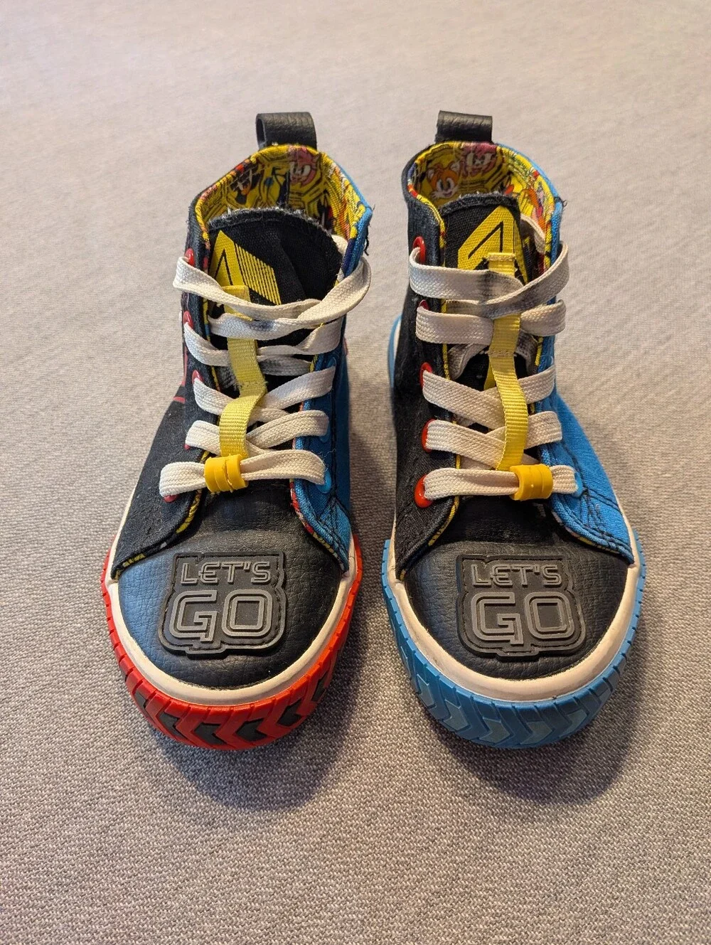 Sonic the Hedgehog Youth Size 11 Blue High Top Lace-Up Sneakers